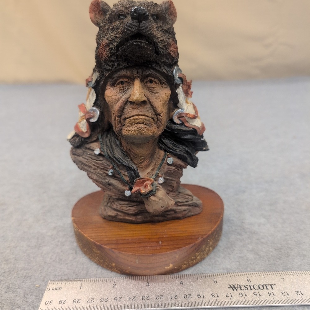 Native American Chief Bust Bear Headdress Feather Necklace Figurine Statue - Picture 7 of 8